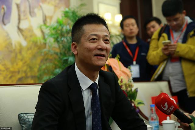 拜仁在上周宣布和诺伊尔提前续约到2025年夏天，这名37岁的门将在复出之后表现出色，并预计会在明年3月重返国家队。
